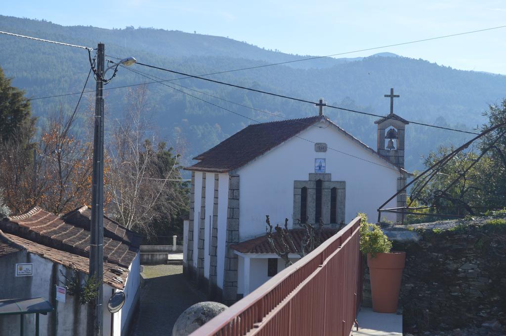 לינה וארוחת בוקר Cerdeira Casa Da Fonte De Santo Antonio מראה חיצוני תמונה